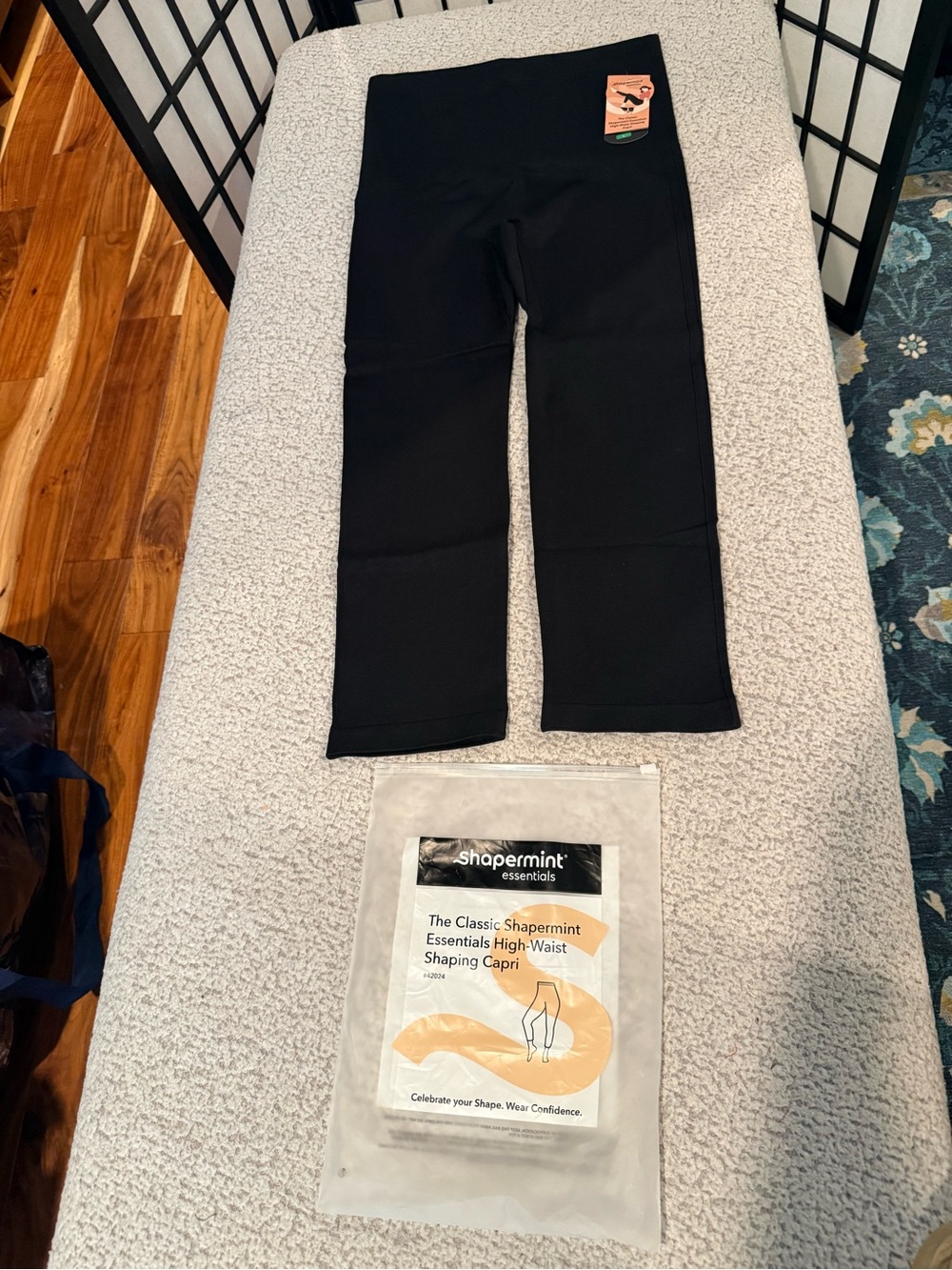 Shapermint‎ Essentials High-Waist Shaping Capri Black L/G NWT - Picture 3 of 3
